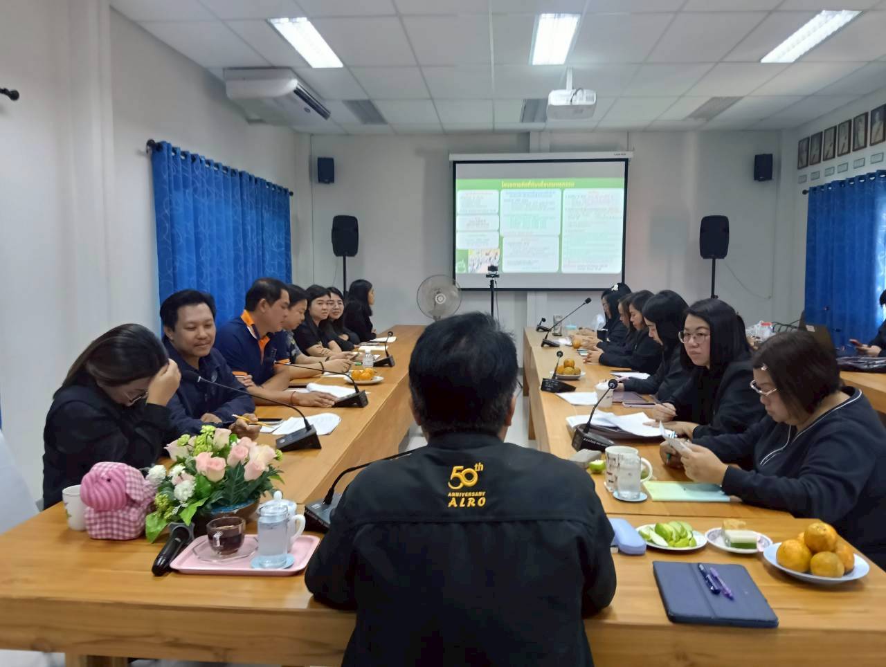 title - หัวหน้าผู้ตรวจราชการ ส.ป.ก. ประชุมตรวจติดตามความก้าวหน้าการดำเนินงาน ตามแผนงานตรวจราชการ ประจําปีงบประมาณ 2569 รอบที่ 1